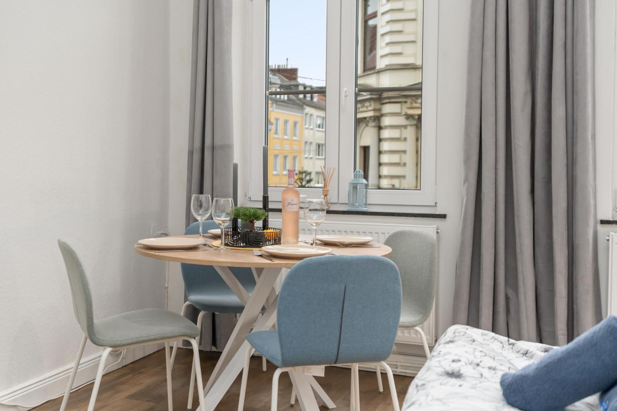 Homey Apartments - Im Viertel Mit Parkplatz BRE Exterior photo